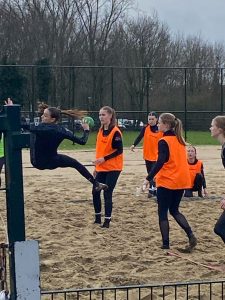 DSS toppers in selectie Beach Handball U16! 1